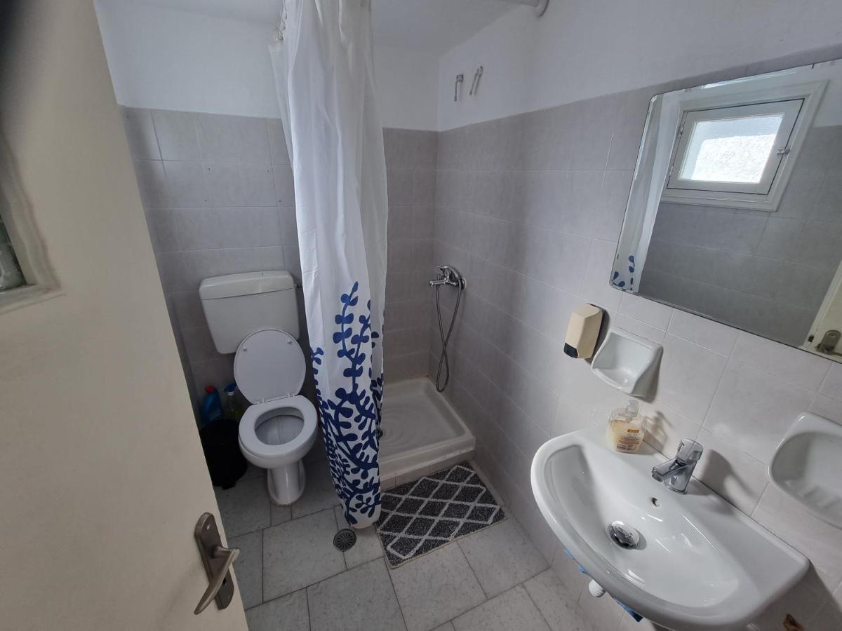 Santorini Pleasure Studios Fira  Extérieur photo