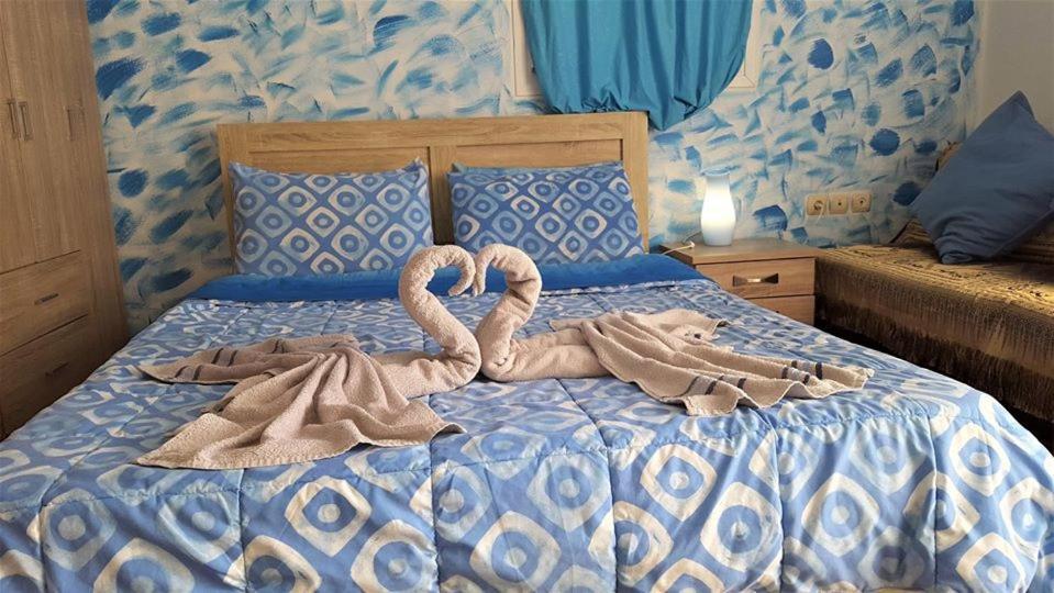 Santorini Pleasure Studios Fira  Extérieur photo