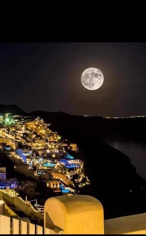 Santorini Pleasure Studios Fira  Extérieur photo